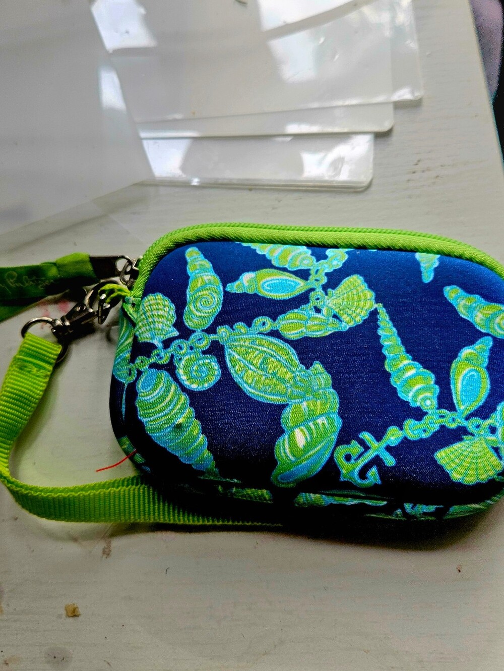 Lilly Pulitzer Tech  neoporine Case Wrist Strap  Shell Themed